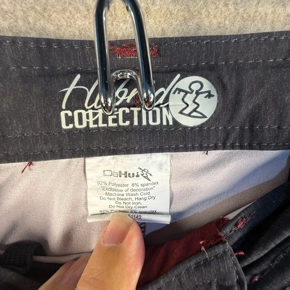 Da Hui Hybrid Collection Board Shorts Mens 42 Burgundy Black Striped Surfer Logo
